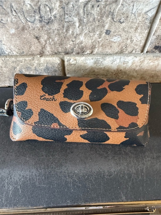 Coach leopard print - Gem Coach Leopard Print Leather Eyeglass holder  - Brown & Black